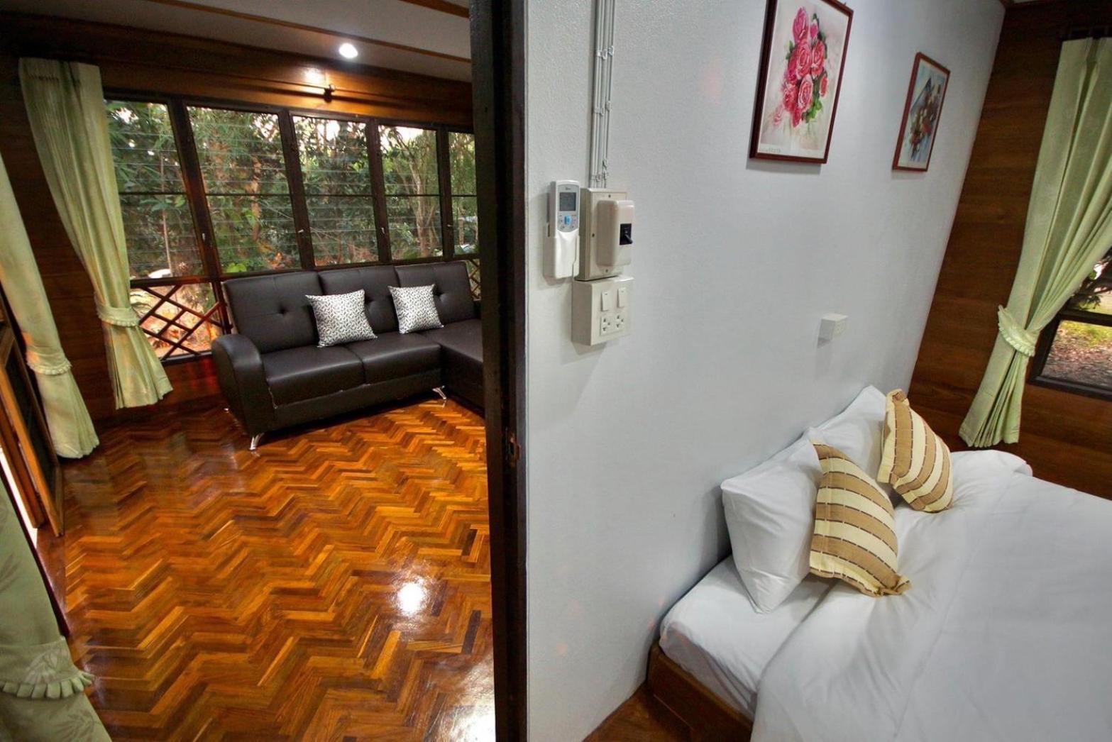 Ferienwohnung เรือนสารภี Phrae Exterior foto